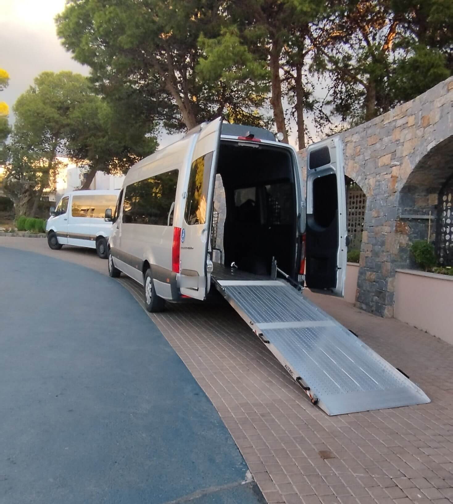 Accessible hotel pickup for museum visit in Crete