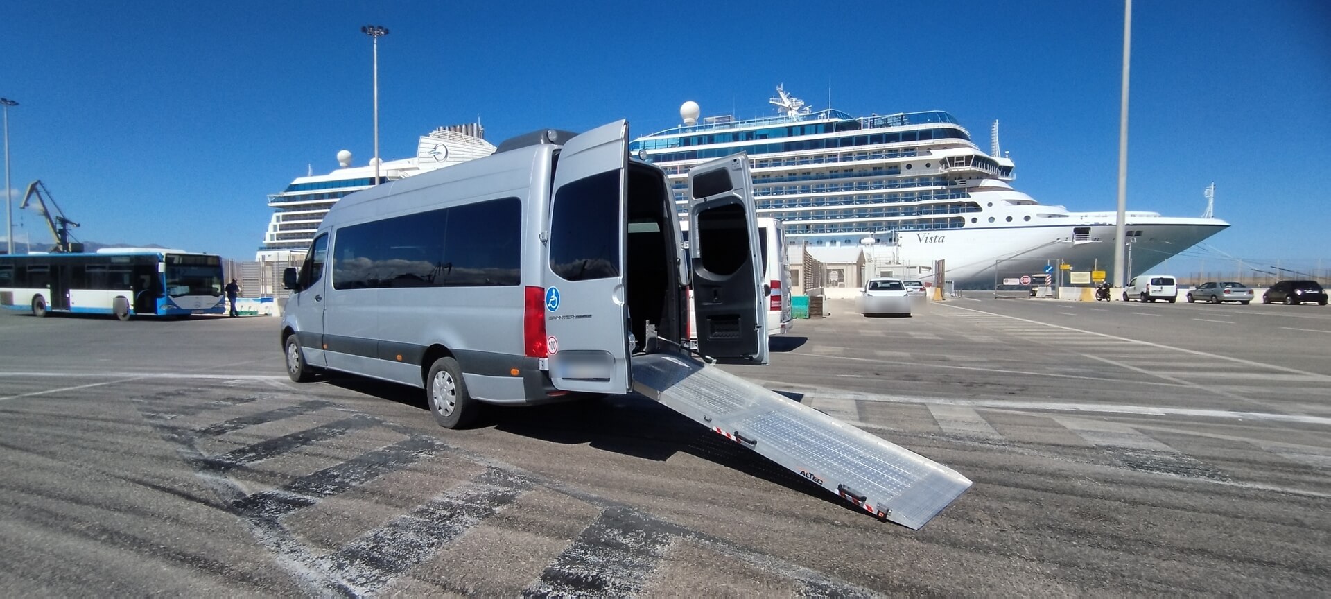 Wheelchair taxi near cruise port in Crete